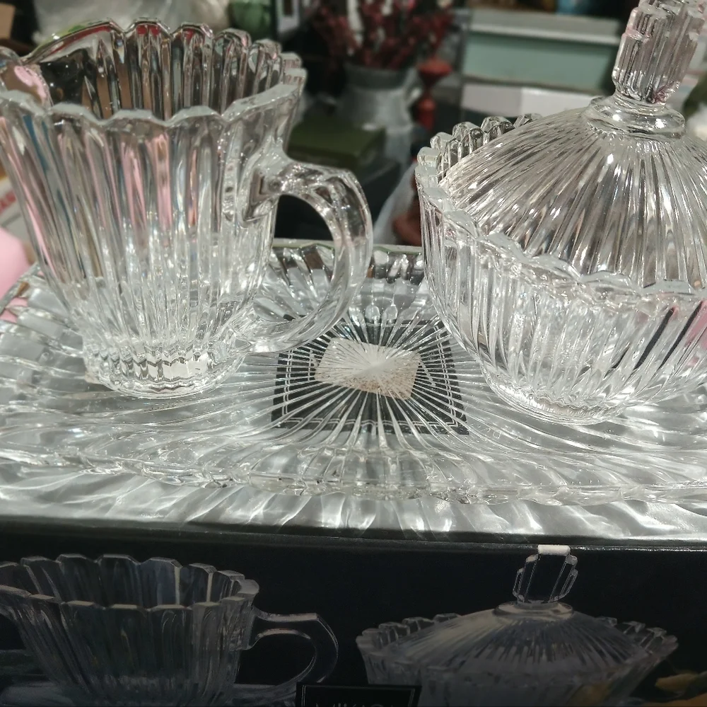 Mikasa Crystal Sugar Bowl And Creamer Set